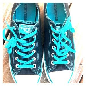 Converse Unisex shoe size 10 women 8 men